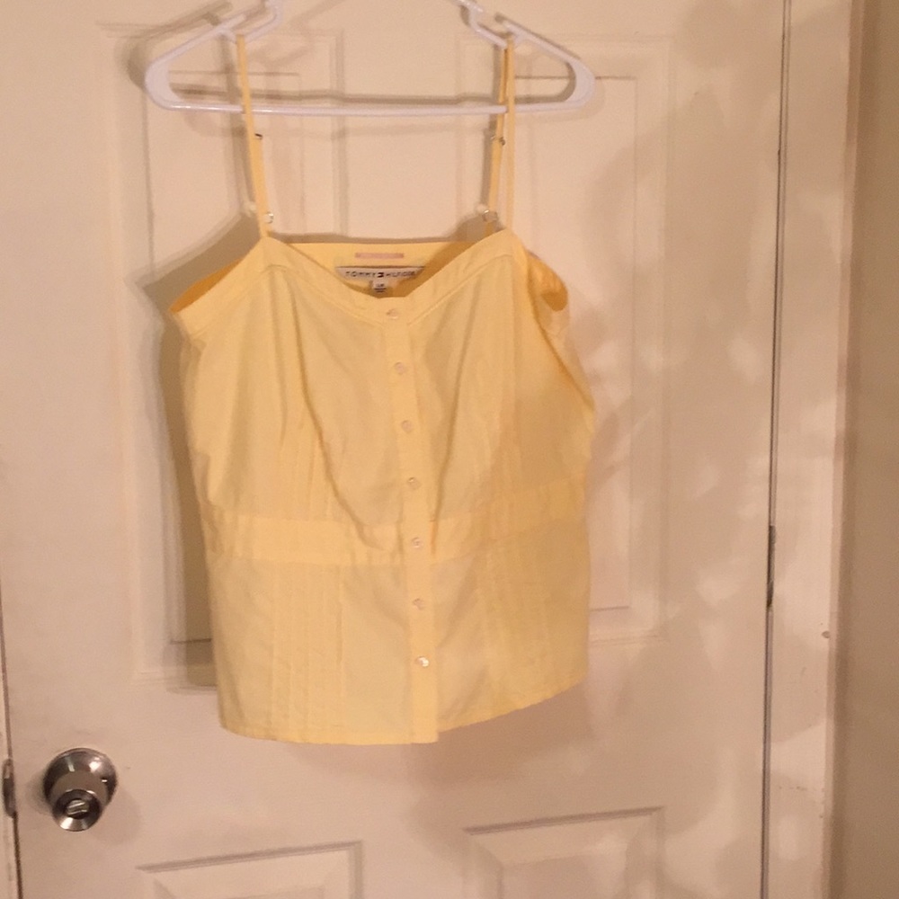 Tommy Hilfiger top women’s